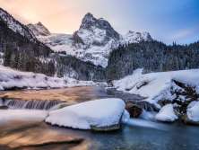 Great atmosphere: View of the Wetterhorn from Schattenhalb in the Reichenbach Valley.